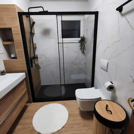 Andro Apartamento Selca (Brac)