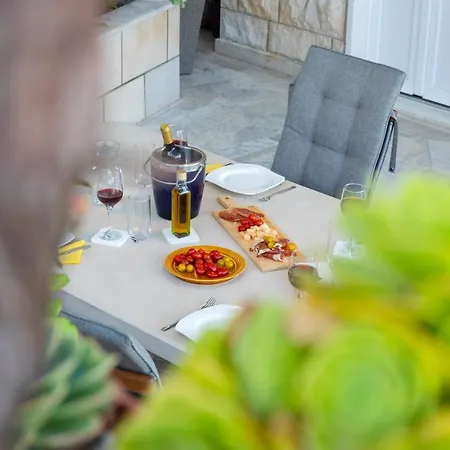 Andro Διαμέρισμα *