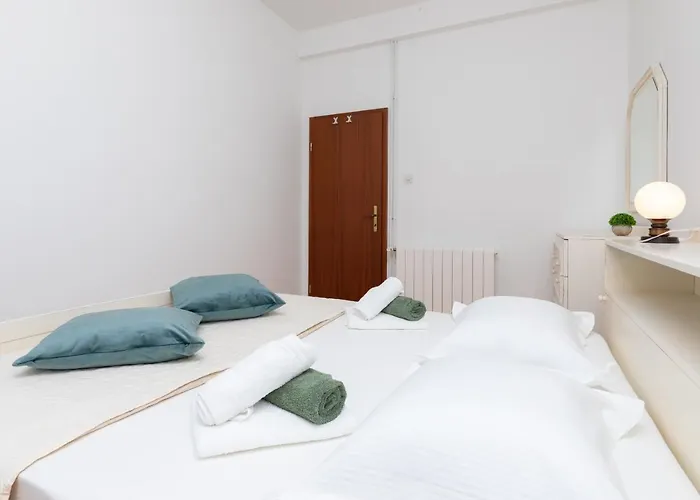 Andro Apartamento Selca (Brac)