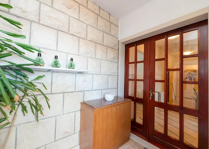 Andro Apartamento Selca (Brac)